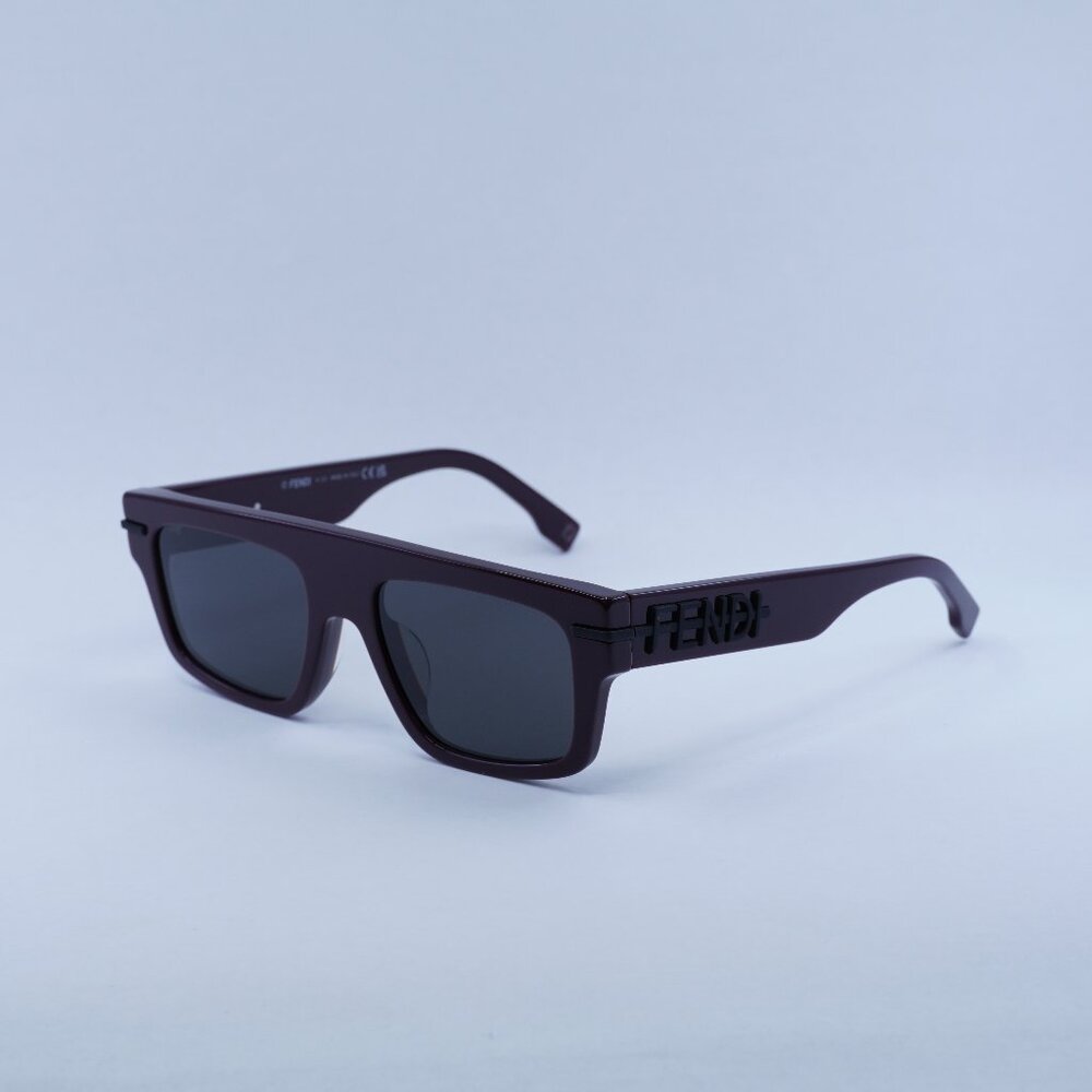 Fendi FE40091U 69A Sunglasses Bordeaux Rectangle Frame, Grey Lenses